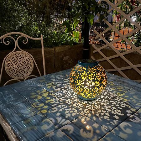 ホテル La Finestra Nel Giardino ナポリ エクステリア 写真